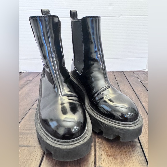 Forever 21 Black Patent Leather Chunky Pull On Boots Women 7 Wimsygoth Platform - Picture 2 of 10